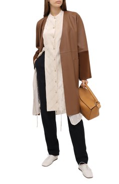 Женское кожаное пальто LOEWE коричневого цвета, арт. S359336XBS | Фото 2 (Рукава: Длинные; Длина (верхняя одежда): До колена; Региональные ограничения белый список (Axapta Mercury): RU; 1-2-бортные: Однобортные; Материал внешний: Натуральная кожа; Женское Кросс-КТ: Замша и кожа; Стили: Кэжуэл)