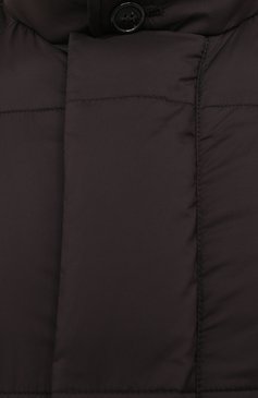 Мужская пуховик CORTIGIANI коричневого цвета, арт. 918628/0600 | Фото 5 (Кросс-КТ: Куртка, Пуховик; Мужское Кросс-КТ: пуховик-короткий, Пуховик-верхняя одежда, Верхняя одежда; Рукава: Длинные; Длина (верхняя одежда): До середины бедра; Материал внешний: Синтетический материал; Материал подклада: Синтетический материал; Материал утеплителя: Пух и перо; Стили: Кэжуэл)