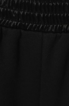 Женские брюки LIU JO черного цвета, арт. TA3038 FS927 | Фото 5 (Силуэт Ж (брюки и джинсы): Широкие; Женское Кросс-КТ: Брюки-одежда; Материал внешний: Синтетический материал, Хлопок; Материал сплава: Проставлено; Стили: Спорт-шик; Драгоценные камни: Проставлено; Длина (брюки, джинсы): Укороченные)