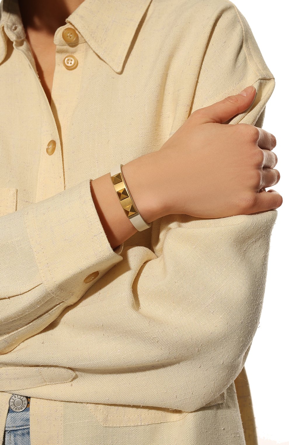 Женский кожаный браслет VALENTINO кремвого цвета, арт. XW2J0I50HIS | Фото 2 (Материал: Натуральная кожа)