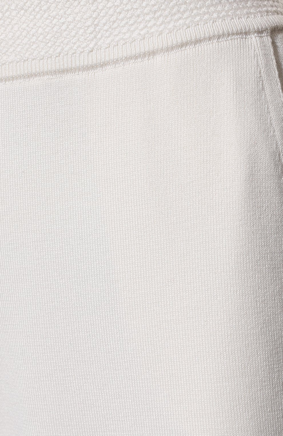 Женские брюки из шелка и хлопка LORO PIANA молочного цвета, арт. FAM0729 | Фото 5 (Силуэт Ж (брюки и джинсы): Широкие; Материал внешний: Шелк, Хлопок; Длина (брюки, джинсы): Стандартные; Женское Кросс-КТ: Брюки-одежда; Региональные ограничения белый список (Axapta Mercury): RU; Материал сплава: Проставлено; Драгоценные камни: Проставлено; Стили: Кэжуэл)