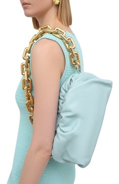 Женская сумка chain pouch BOTTEGA VENETA светло-голубого цвета, арт. 620230/VCP40 | Фото 5 (Сумки-технические: Сумки через плечо, Сумки top-handle; Размер: medium; Материал: Натуральная кожа; Региональные ограничения белый список (Axapta Mercury): RU)