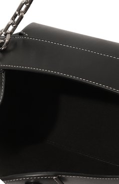 Женская сумка baton YUZEFI черного цвета, арт. YUZC02-HB-BT-00 | Фото 5 (Сумки-технические: Сумки top-handle; Размер: medium; Материал: Натуральная кожа; Материал сплава: Проставлено; Ремень/цепочка: На ремешке; Драгоценные камни: Проставлено)