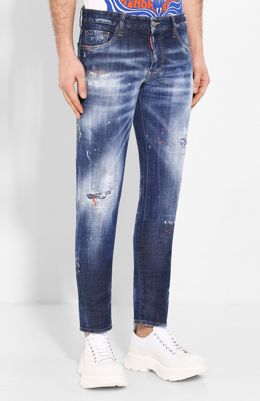 Мужские джинсы DSQUARED2 синего цвета, арт. S74LB0688/S30342 | Фото 3 (Силуэт М (брюки): Узкие; Кросс-КТ: Деним; Длина (брюки, джинсы): Стандартные; Материал внешний: Хлопок; Детали: Потертости)