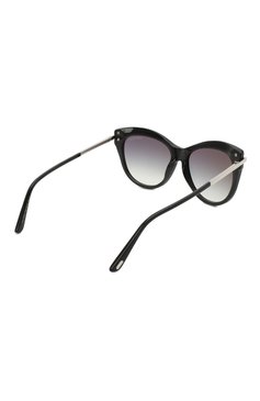 Женские солнцезащитные очки TOM FORD черного цвета, арт. TF821 01B | Фото 4 (Региональные ограничения белый список (Axapta Mercury): RU; Тип очков: С/з; Оптика Г�ендер: оптика-женское; Очки форма: Cat-eye)