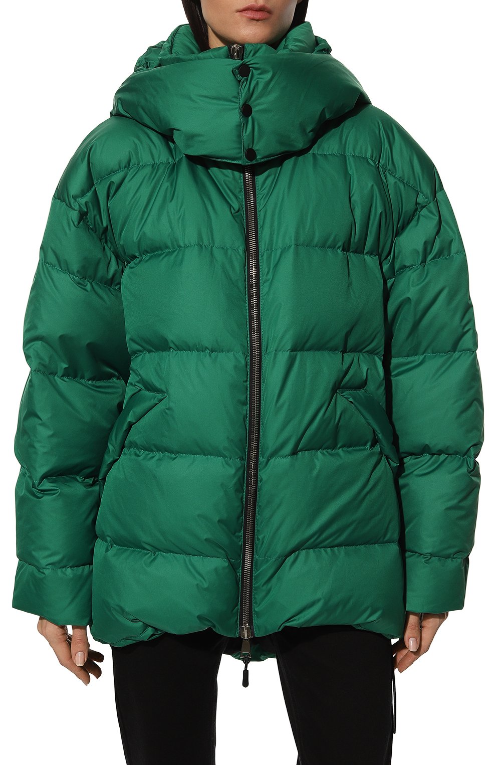 Женский пуховик MIRA зеленого цвета, арт. MW11/L0G0PIUM/PARKA | Фото 3 (Рукава: Длинные; Длина (верхняя одежда): До середины бедра; Материал внешний: Синтетический материал; Кросс-КТ: Пуховик; Стили: Спорт-шик; Материал подклада: Синтетический материал; Материал утеплителя: Пух и перо)