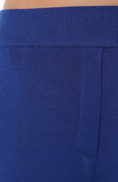 Женские брюки из шелка и вискозы FREEAGE синего цвета, арт. S22.PT022.6070.404 | Фото 5 (Материал внешний: Шелк; Длина (брюки, джинсы): Стандартные; Женское Кросс-КТ: Брюки-одежда; Силуэт Ж (брюки и джинсы): Прямые; Кросс-КТ: Трикотаж; Материал сплава: Проставлено; Драгоценные камни: Проставлено; Стили: Кэжуэл)