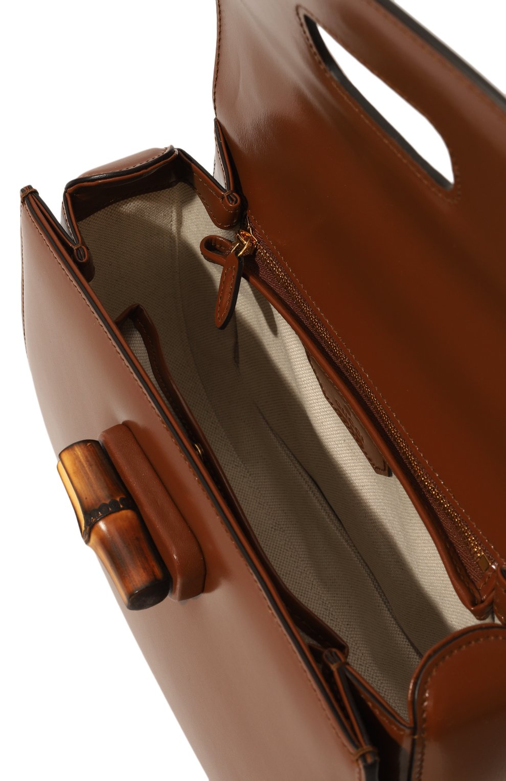 Женская сумка gucci bamboo 1947 medium GUCCI коричневого цвета, арт. 672206 10ODT | Фото 5 (Сумки-технические: Сумки top-handle; Размер: medium; Материал: Натуральная кожа; Материал сплава: Проставлено; Нос: Не проставлено; Ремень/цепочка: На ремешке; Драгоценные камни: Проставлено)