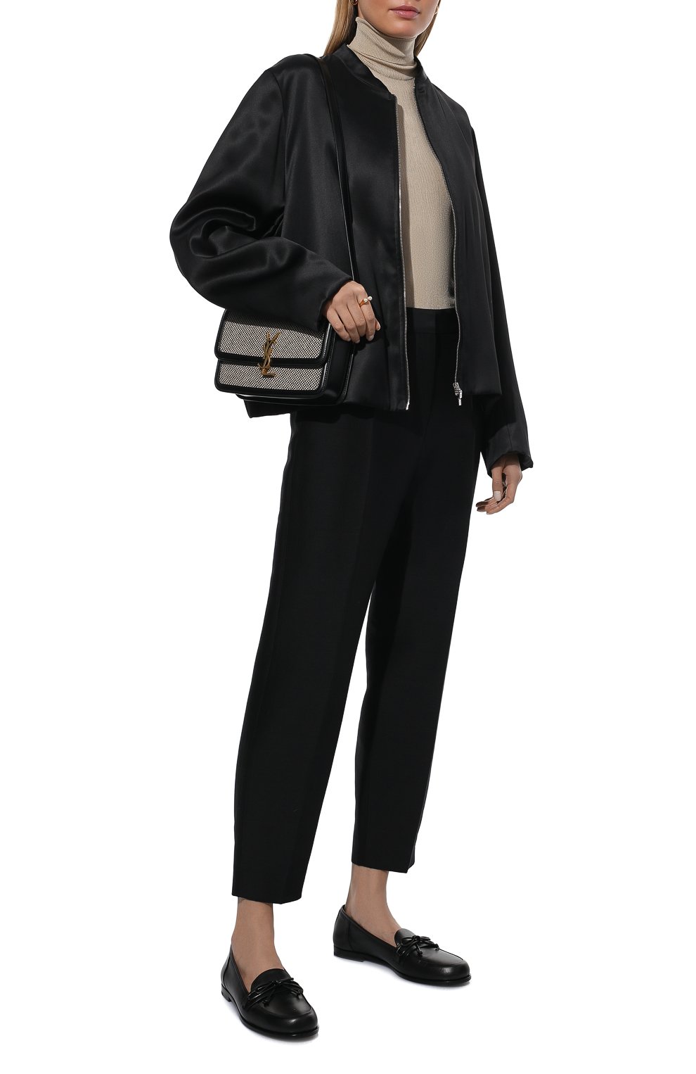 Женская куртка из вискозы TOTEME черного цвета, арт. 213-103-714 | Фото 2 (Кросс-КТ: Куртка; Рукава: Длинные; Стили: Гламурный; Материал сплава: Проставлено; Материал внешний: Вискоза; Драгоценные камни: Проставлено; Длина (верхняя одежда): Короткие; Материал подклада: Вискоза)