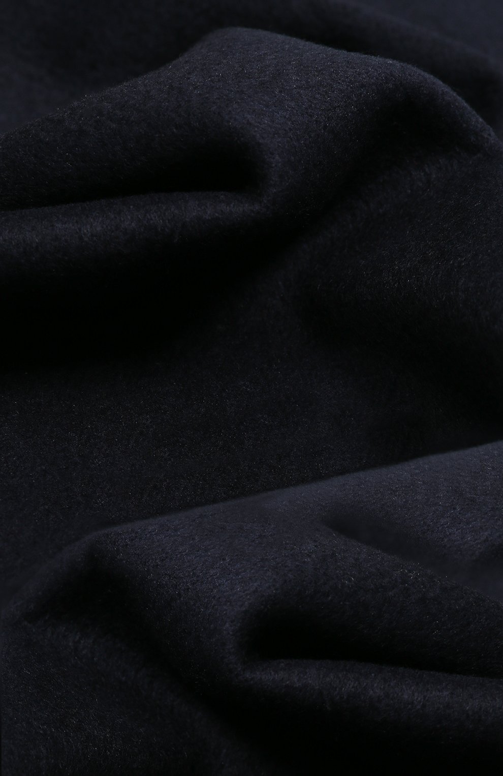 Мужской шелковый шарф TOM FORD синего цвета, арт. 6TF125/2TA | Фото 2 (Мужское Кросс-КТ: Шарфы - с бахромой; Материал: Текстиль, Шелк; Материал сплава: Проставлено; Нос: Не проставлено; Кросс-КТ: шелк)
