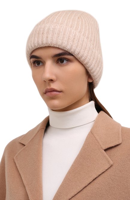 Женская шапка fluffy CANOE светло-бежевого цвета, арт. 4100152 | Фото 2 (Материал: Текстиль, Вискоза)