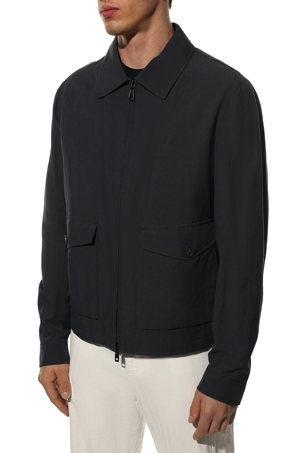 Мужская куртка изо льна и хлопка BRIONI темно-синего цвета, арт. SLPL0L/P7149 | Фото 3 (Кросс-КТ: Куртка, Ветровка; Рукава: Длинные; Материал сплава: Проставлено; Материал внешний: Хлопок, Лен; Мужское Кросс-КТ: Верхняя одежда; Ювелирные украшения: Назначено; Драгоценные камни: Проставлено; Длина (верхняя одежда): Короткие)