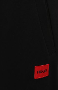 Мужские хлопковые джоггеры HUGO черного цвета, арт. 50447963 | Фото 5 (Длина (брюки, джинсы): Стандартные; Кросс-КТ: Спорт; Материал внешний: Хлопок; Стили: Спорт-шик; Силуэт М (брюки): Джоггеры)