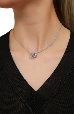 Женская кулон на цепочке dazzling swan SWAROVSKI голубого цвета, арт. 5533397 | Фото 2 (Материал: Металл)