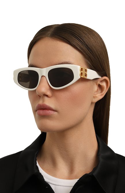 Женские солнцезащитные очки BALENCIAGA белого цвета, арт. BB0095S 012 | Фото 2 (Тип очков: С/з; Оптика Гендер: оптика-женское; Очки форма: Cat-eye)