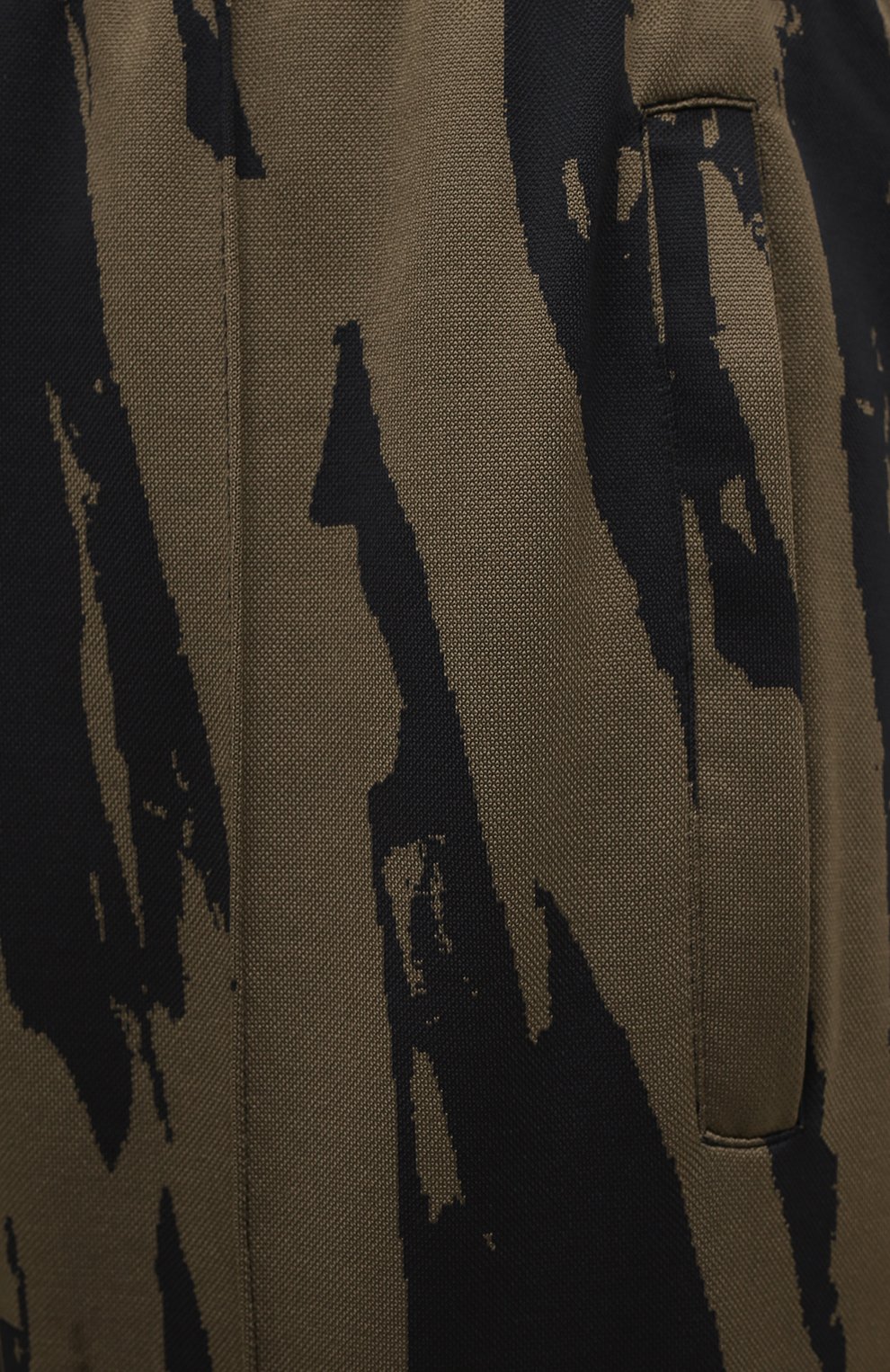 Мужские брюки KENZO хаки цвета, арт. FB65PA7154CA | Фото 5 (Длина (брюки, джинсы): Стандартные; Случай: Повседневный; Материал внешний: Синтетический материал; Стили: Милитари)