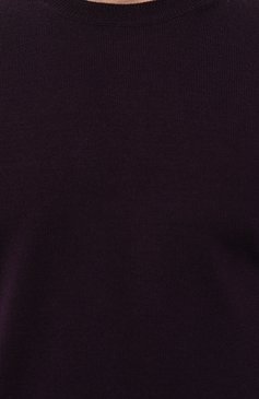 Мужской шерстяной джемпер CORNELIANI фиолетового цвета, арт. 92M500-3825100 | Фото 5 (Мужское Кросс-КТ: Джемперы; Материал внешний: Шерсть; Рукава: Длинные; Принт: Без принта; Длина (для топов): Стандартные; Материал сплава: Проставлено; Драгоценные камни: Проставлено; Вырез: Круглый; Стили: Кэжуэл)