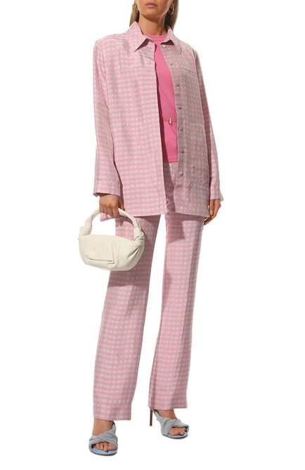 Женская рубашка из вискозы JACQUEMUS розового цвета, арт. 221SH010-1009 | Фото 2 (Рукава: Длинные; Длина (для топов): Удлиненные; Материал внешний: Вискоза; Женское Кросс-КТ: Рубашка-одежда; Принт: С принтом, Клетка; Стили: Преппи)