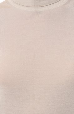 Женская водолазка из кашемира и шелка MUST кремвого цвета, арт. 213063 | Фото 5 (Женское Кросс-КТ: Водолазка-одежда; Материал внешний: Шерсть, Шелк, Кашемир; Рукава: Длинные; Длина (для топов): Стандартные; Материал сплава: Проставлено; Драгоц енные камни: Проставлено; Стили: Кэжуэл)