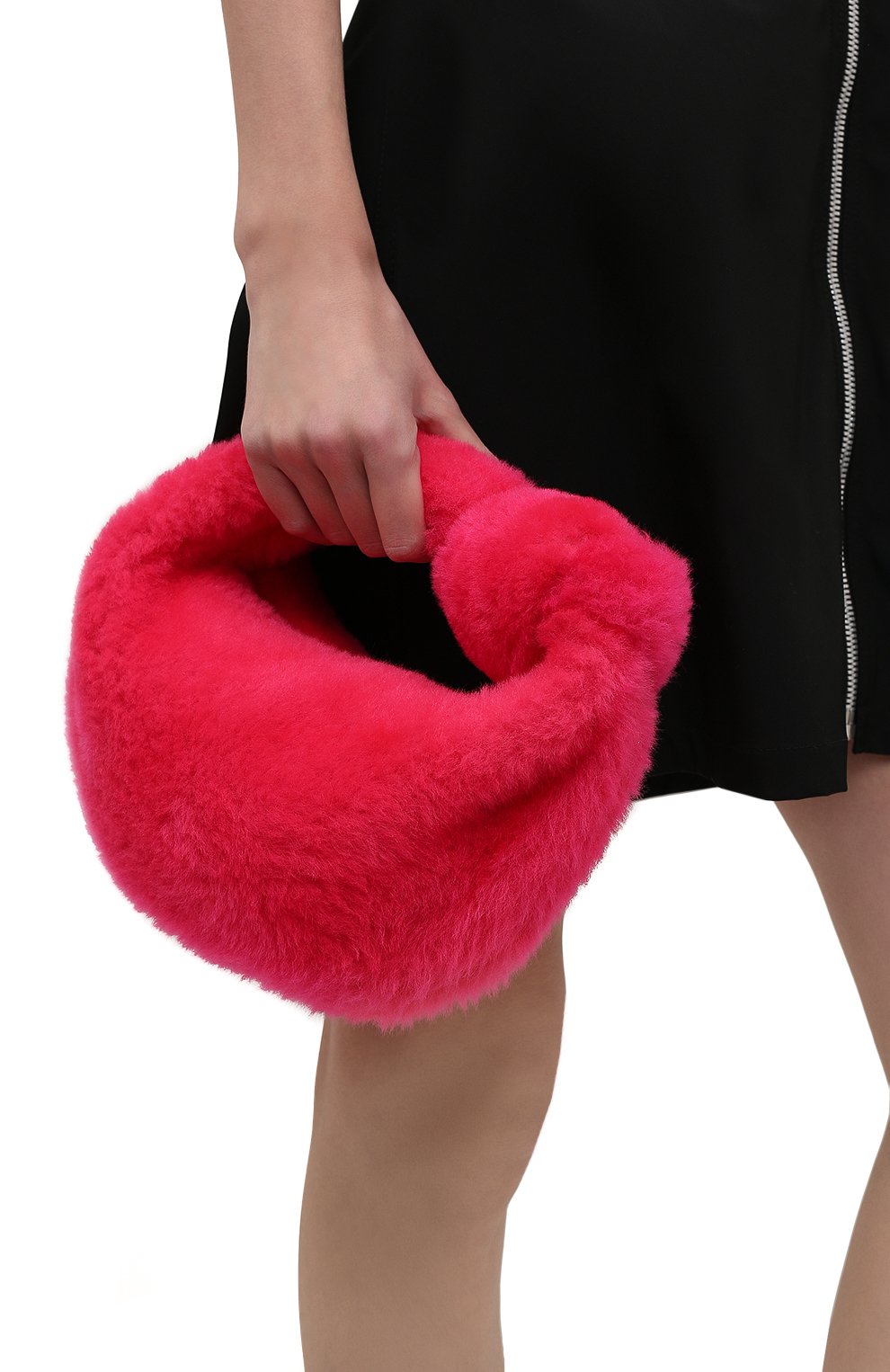 Женская сумка jodie mini BOTTEGA VENETA розового цвета, арт. 680697/V1C20 | Фото 2 (Материал: Натуральный мех; Сумки-технические: Сумки top-handle; Размер: mini)