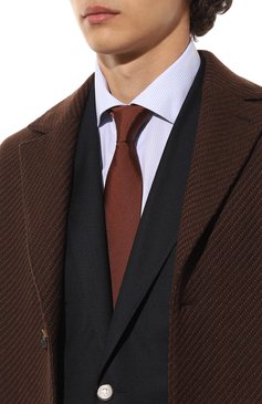 Мужской шелковый галстук CORNELIANI коричневого цвета, арт. 92U390-3820318 | Фото 2 ( Материал: Текстиль, Шелк; Принт: Без принта; Материал сплава: Проставлено; Нос: Не проставлено)