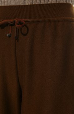Женские кашемировые брюки LORO PIANA темно-коричневого цвета, арт. FAL8392 | Фото 5 (Материал внешний: Шерсть, Кашемир; Длина (брюки, джинсы): Стандартные; Женское Кросс-КТ: Брюки-одежда; Силуэт Ж (брюки и джинсы): Прямые; Материал сплава: Проставлено; Стили: Спорт-шик; Драгоценные камни: Проставлено)