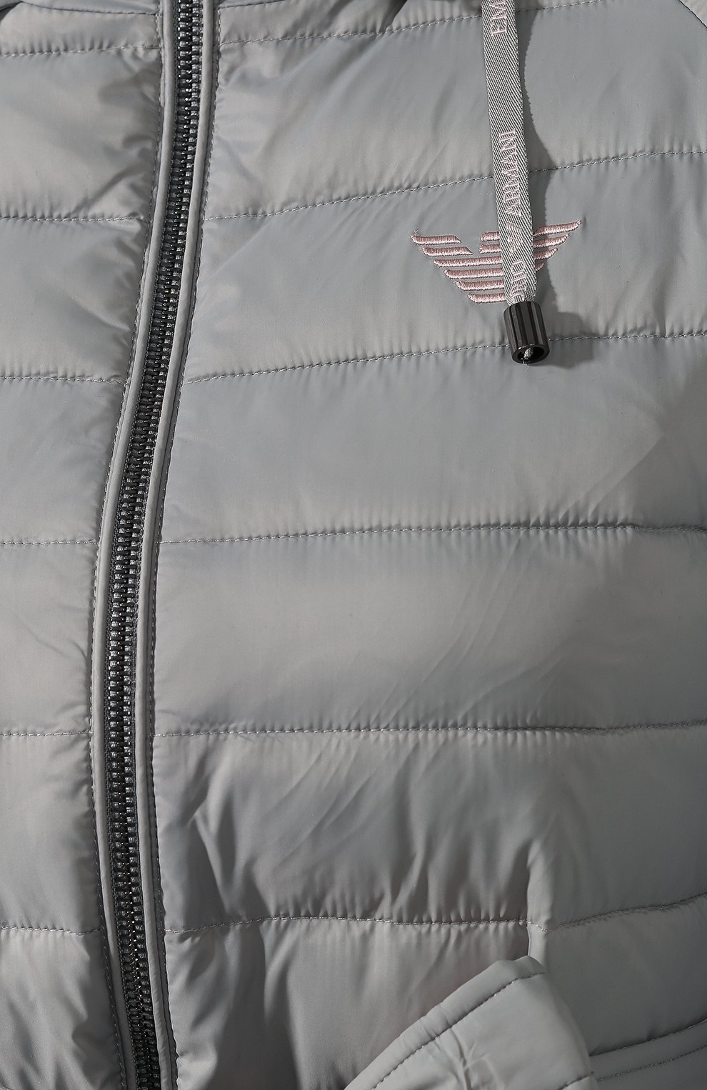 Женская куртка с капюшоном EMPORIO ARMANI серого цвета, арт. 3G2B61/2NXBZ | Фото 5 (Кросс-КТ: Куртка, Утепленный; Рукава: Длинные, Короткие; Материал внутренний: Не назначено; Женское Кросс-КТ: Пуховик-куртка; Длина (верхняя одежда): До середины бедра; Материал внешний: Синтетический материал; Материал сплава: Проставлено; Материал подклада: Синтетический материал; Драгоценные камни: Проставлено; Статус проверки: Проверена категория)