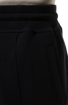 Мужские хлопковые брюки BRUNELLO CUCINELLI темно-синего цвета, арт. M0T353212G | Фото 5 (Длина (брюки, джинсы): Стандартные; Случай: Повседневный; Материал внешний: Хлопок; Стили: Спорт-шик)