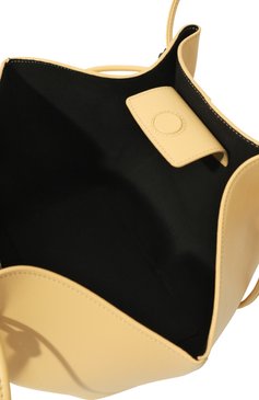 Женская сумка mochi YUZEFI желтого цвета, арт. YUZSS23-HB-M0-L001 | Фото 5 (Сумки-технические: Сумки top-handle; Материал: Натуральная кожа; Материал сплава: Проставлено; Драгоценные камни: Проставлено; Размер: small)