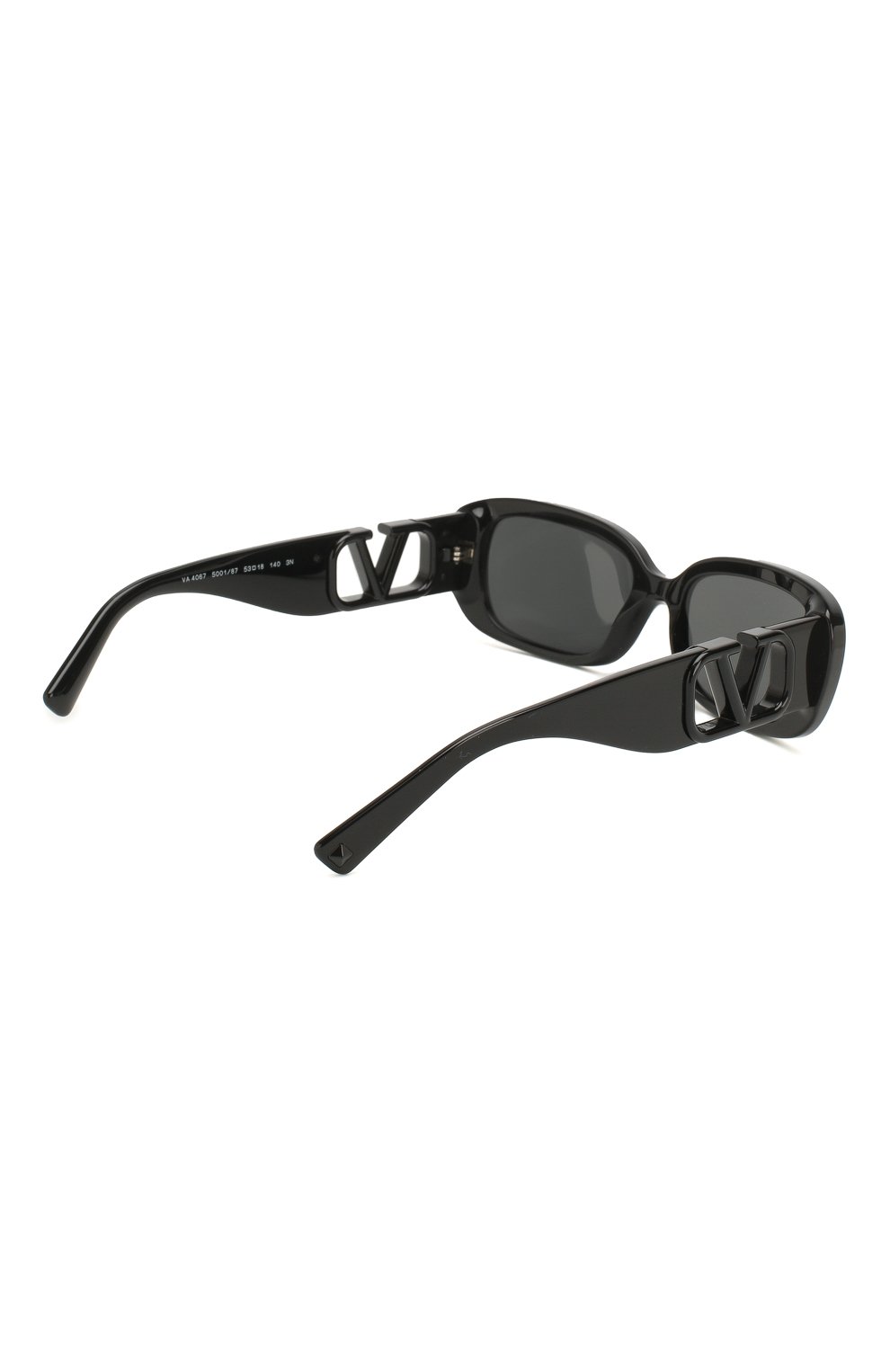 Женские солнцезащитные очки VALENTINO черного цвета, арт. 4067-500187 | Фото 4 (Региональные ограничения белый список (Axapta Mercury): RU; Тип очков: С/з; Оптика Гендер: оптика-женское; Оч ки форма: Прямоугольные)