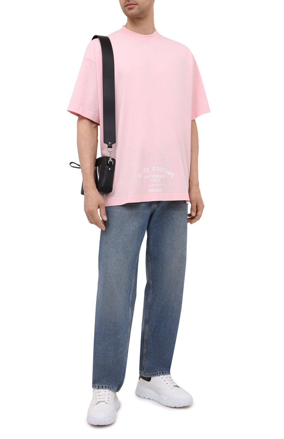 Мужская хлопковая футболка VETEMENTS розового цвета, арт. UA52TR270P 1610/M | Фото 2 (Рукава: Короткие, 3/4; Длина (для топов): Стандартные; Стили: Гранж; Принт: С принтом; Материал внешний: Хлопок)