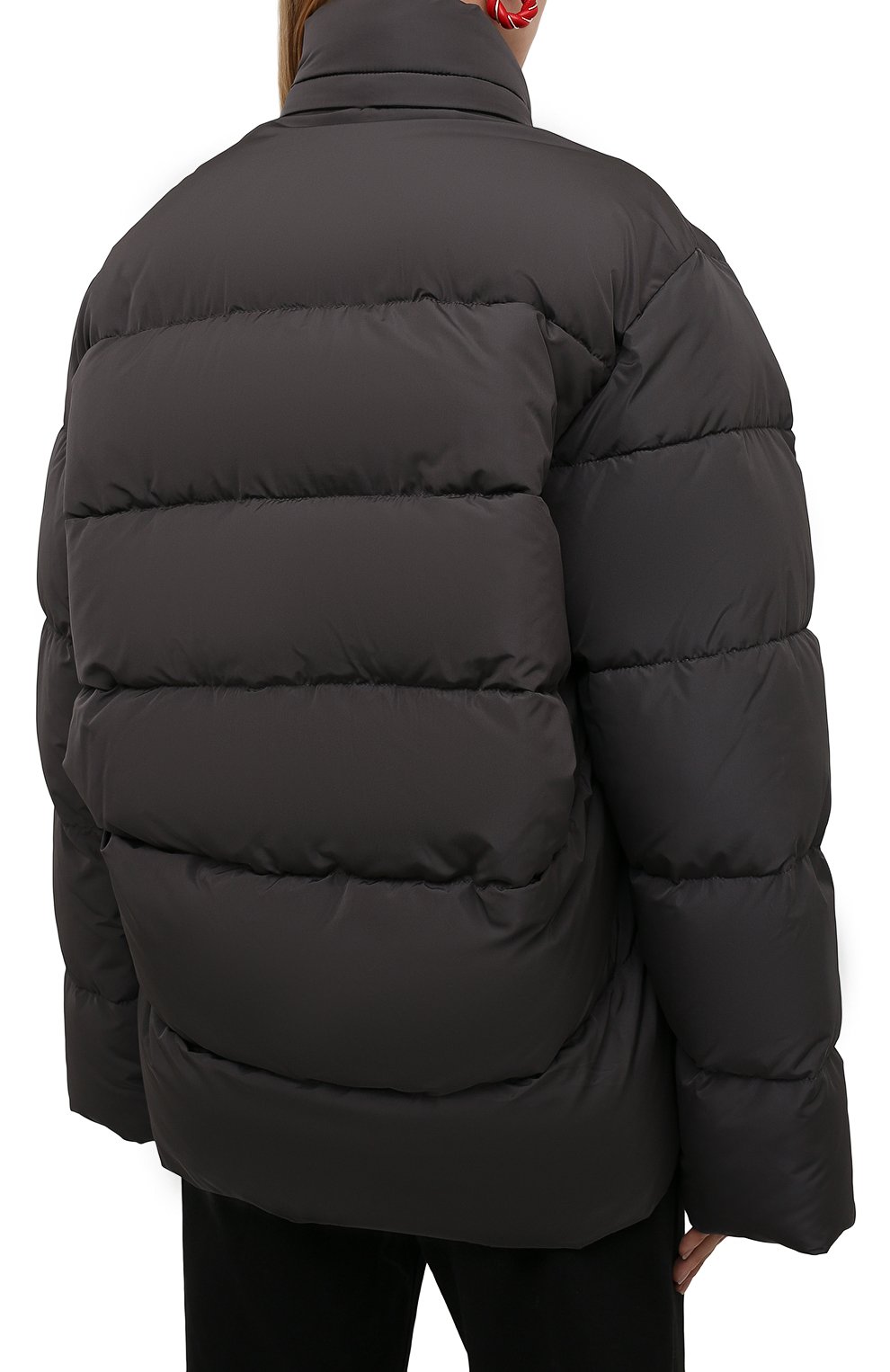 Женская утепленная куртка BALENCIAGA серого цвета, арт. 675212/TYD36 | Фото 4 (Кросс-КТ: Куртка, Утепленный, Пуховик; Рукава: Длинные; Длина (верхняя одежда): До середины бедра; Материал внешний: Синтетический материал, Вискоза; Материал сплава: Проставлено; Стили: Спорт-шик; Материал подклада: Синтетический материал; Драгоценные камни: Проставлено)