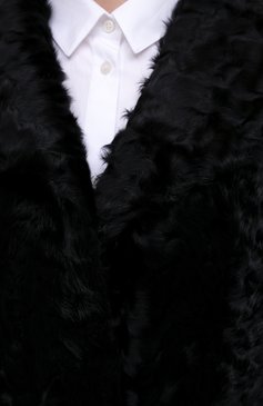 Женская шуба из овчины VALENTINO черного цвета, арт. UF3FA420CAF | Фото 5 (Женское Кросс-КТ: Мех; Рукава: Длинные; Материал внешний: Натуральный мех; Длина (верхняя одежда): Длинные; Материал подклада: Шелк; Стили: Кэжуэл)