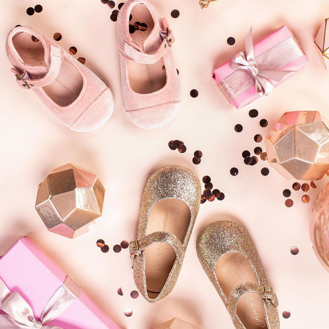 Праздничная обувь<br>для девочек Праздничная обувь<br>для девочек