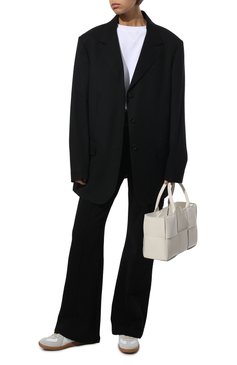 Женские хлопковые брюки VALENTINO черного цвета, арт. XB3MD03S717 | Фото 2 (Силуэт Ж (брюки и джинсы): Широкие; Длина (брюки, джинсы): Стандартные; Женское Кросс-КТ: Брюки-одежда; Материал сплава: Проставлено; Материал внешний: Хлопок; Драгоценные камни: Проставлено; Стили: Кэжуэл)