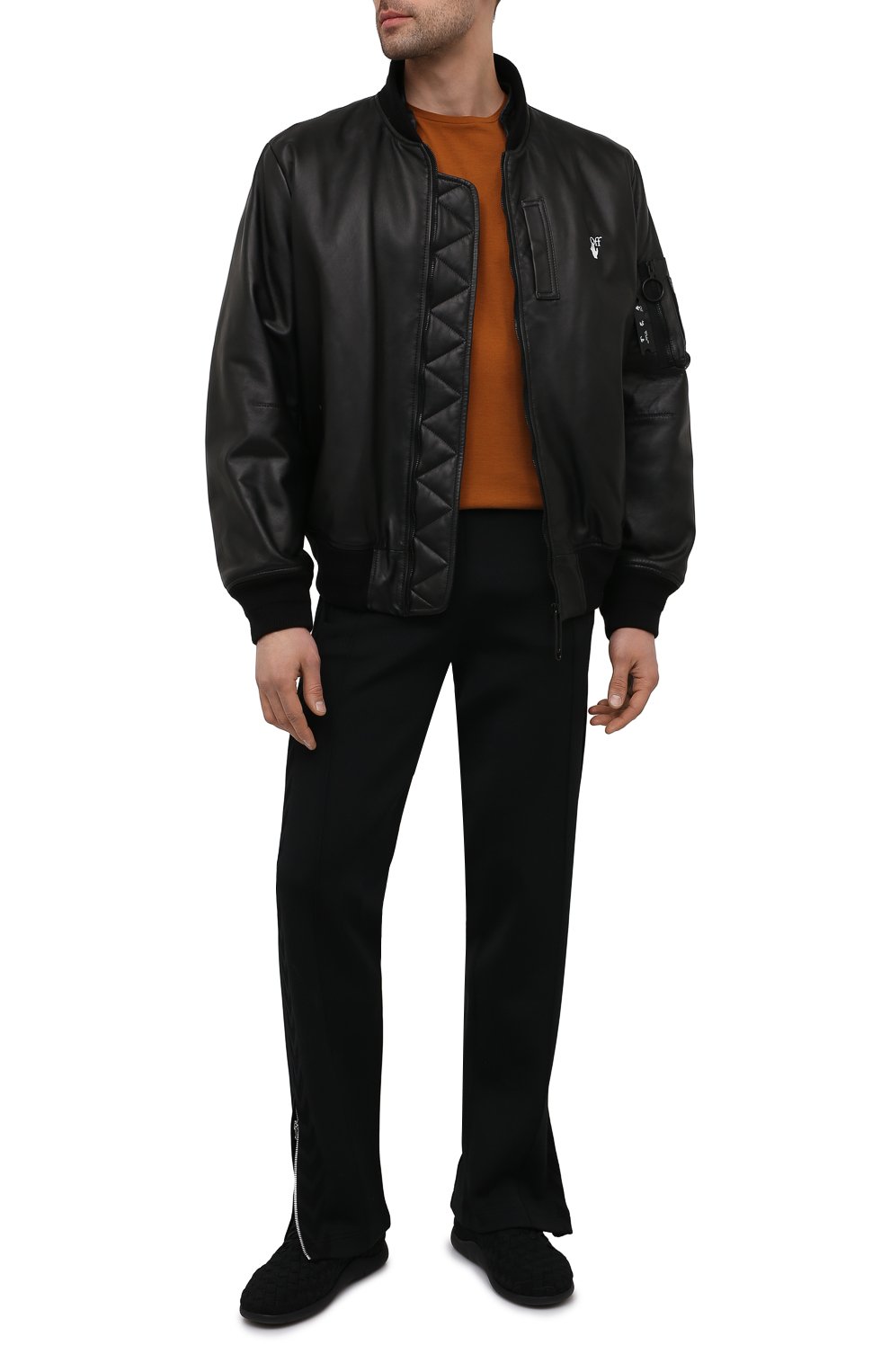 Женские брюки BOTTEGA VENETA черного цвета, арт. 648998/V0C10 | Фото 6 (Длина (брюки, джинсы): Удлиненные; Женское Кросс-КТ: Брюки-одежда; Материал внешний: Синтетический материал, Вискоза; Силуэт Ж (брюки и джинсы): Прямые; Региональные ограничения белый список (Axapta Mercury): RU; Материал сплава: Проставлено; Драгоценные камни: Проставлено; Стили: Кэжуэл)