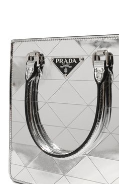 Женская сумка PRADA серебряного цвета, арт. 1BA334-2D0F-F0118-5SO | Фото 3 (Сумки-технические: Сумки через плечо, Сумки top-handle; Материал: Натуральная кожа; Размер: mini; Ремень/цепочка: На ремешке)