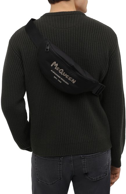 Мужская текстильная поясная сумка ALEXANDER MCQUEEN черного цвета, арт. 683109/1AABW | Фото 2 (Ремень/цепочка: На ремешке; Размер: medium; Материал: Текстиль; Случай: Повседневный)
