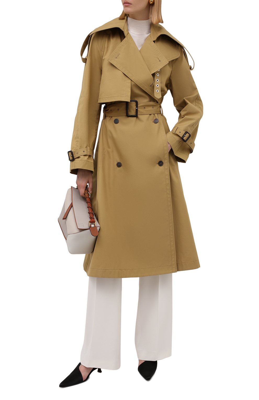 Женский хлопковый тренч LOEWE бежевого цвета, арт. S359338XBE | Фото 2 (Рукава: Длинные; Материал внешний: Хлопок; Длина (верхняя одежда): Длинные; Стили: Кэжуэл)