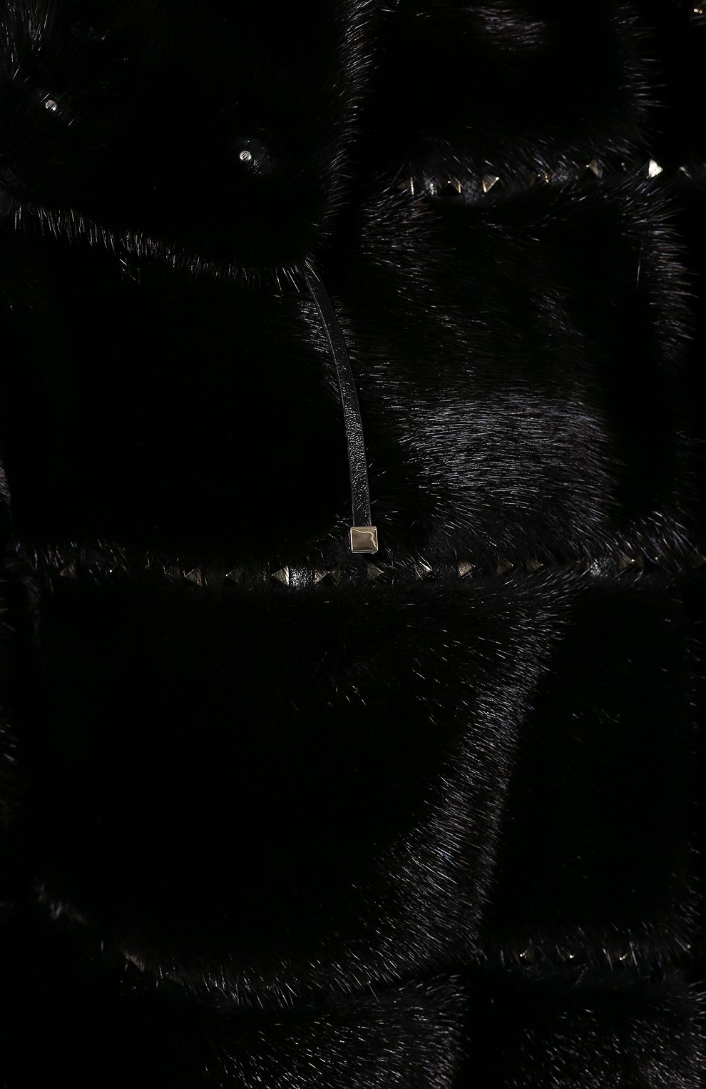 Женская шуба из меха норки с капюшоном VALENTINO черного цвета, арт. QF3FA5961DF | Фото 5 (Женское Кросс-КТ: Мех; Рукава: Длинные; Материал внешний: Натуральный мех; Материал сплава: Проставлено, Проверено; Длина (верхняя одежда): Длинные; Статус проверки: Проверено, Проверена категория; Драгоценные камни: Проставлено; Материал подклада: Шелк; Стили: Кэжуэл)